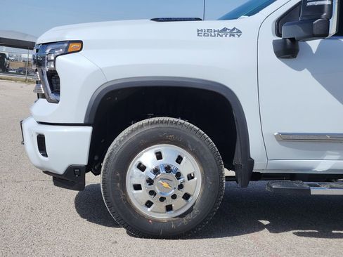 New 2026 Chevrolet Silverado 3500 High Country w/ High Country Premium Package AWD/4WD image 5