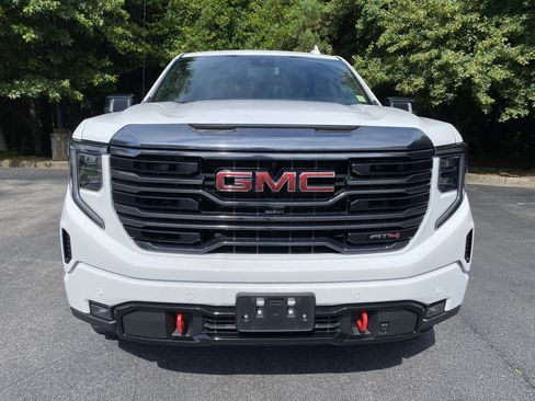 Used 2024 GMC Sierra 1500 AT4 w/ AT4 Preferred Package AWD/4WD image 3