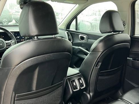 Used 2024 Kia Sorento S image 33