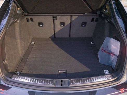 New 2026 Porsche Macan image 28