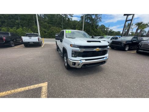 Used 2025 Chevrolet Silverado 2500 LT w/ Convenience Package AWD/4WD image 2