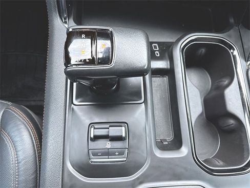 Used 2022 GMC Sierra 1500 AT4 w/ AT4 Premium Package image 16