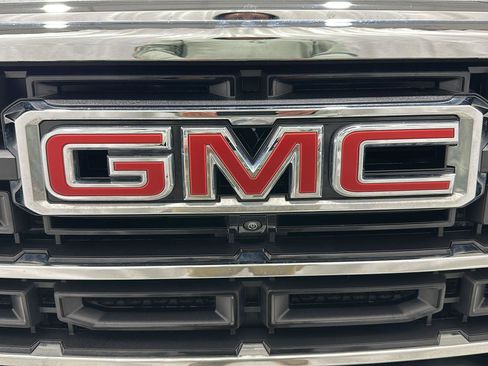 Used 2025 GMC Acadia Elevation w/ Elevation Premium Package image 27