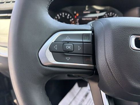 Used 2025 Jeep Compass Limited AWD/4WD image 19