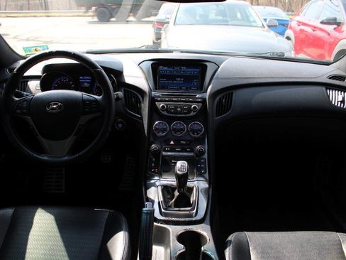 Used 2013 Hyundai Genesis 3.8 image 31