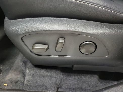 Used 2024 Chevrolet Traverse LT image 31