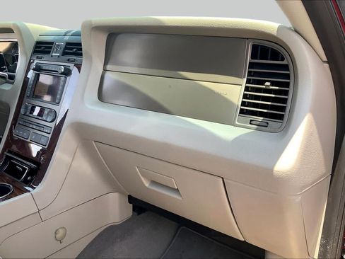 Used 2013 Lincoln Navigator 2WD w/ HD Trailer Tow Pkg image 18
