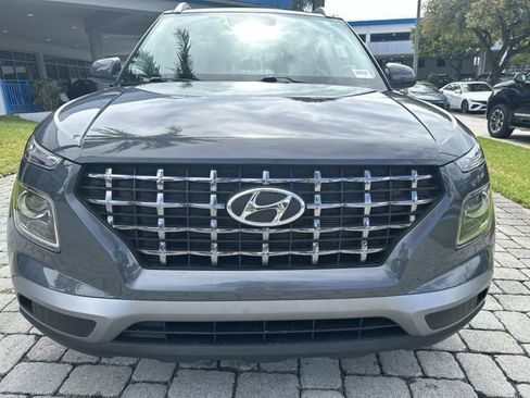Used 2025 Hyundai Venue SEL FWD image 20