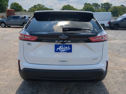 Certified 2024 Ford Edge SE w/ Cargo Accessory Package AWD/4WD image 4
