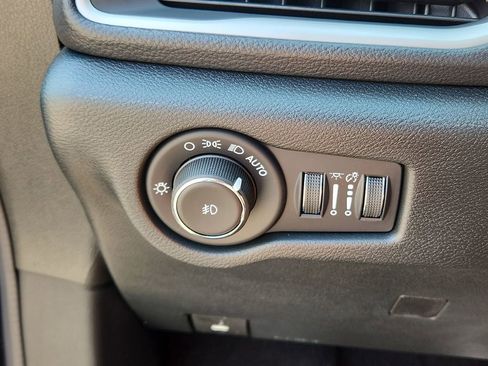 New 2026 Chrysler Pacifica Select image 23