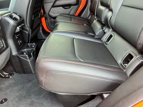 Used 2023 Jeep Gladiator Rubicon w/ Cold Weather Group AWD/4WD image 21