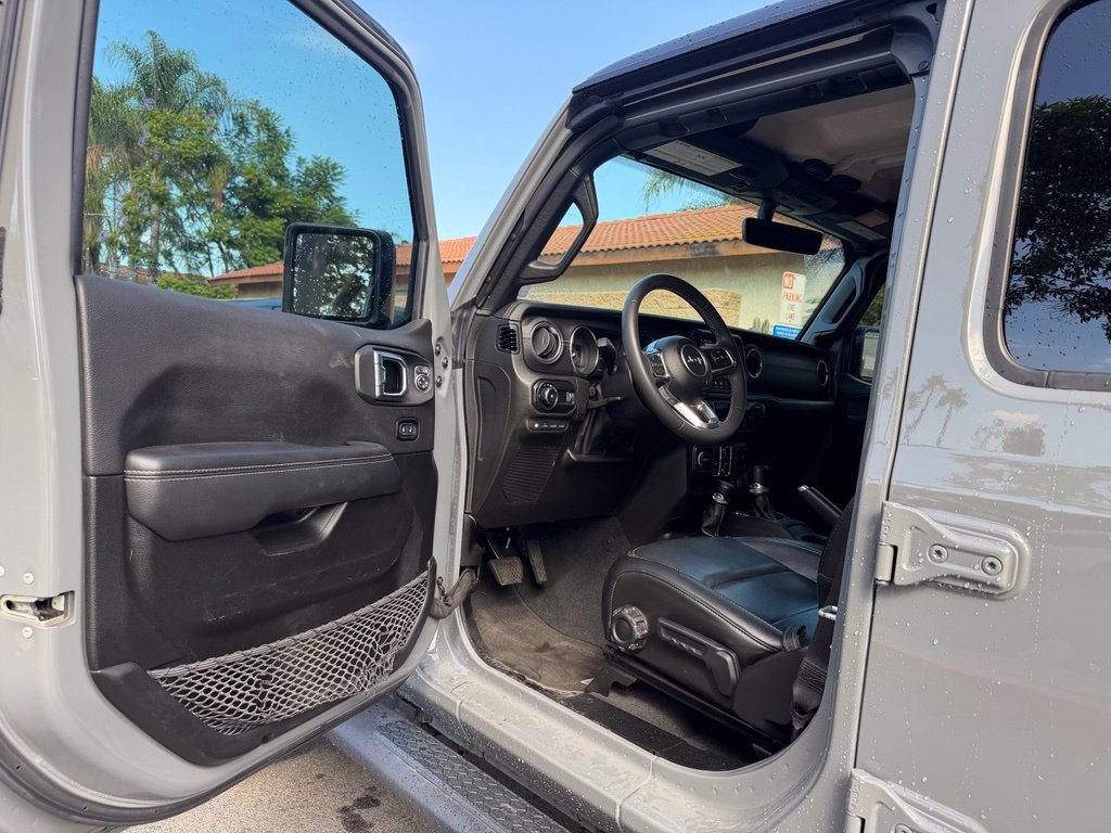 Used 2023 Jeep Wrangler Unlimited Sahara AWD/4WD image 19