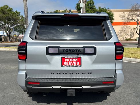 New 2026 Toyota 4Runner SR5 AWD/4WD image 9