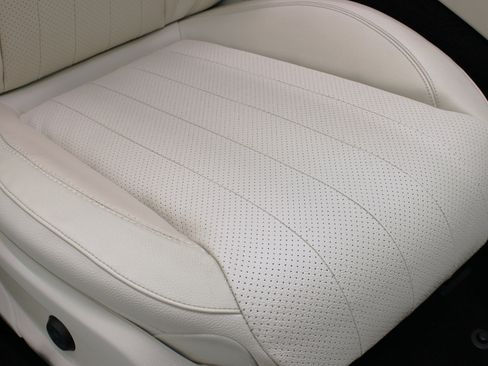 Used 2017 Mercedes-Benz E 300 image 49