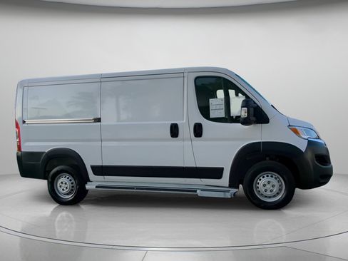 Used 2025 RAM ProMaster 2500 w/ U-Haul Equipment Group FWD image 34