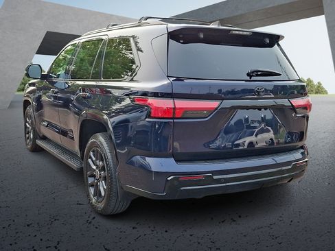 Used 2024 Toyota Sequoia Platinum AWD/4WD image 4