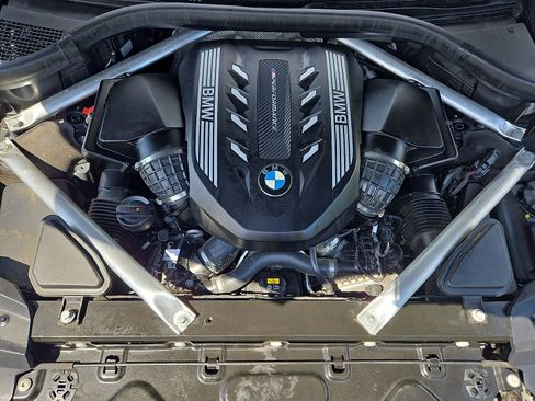 Used 2022 BMW X7 M50i AWD/4WD image 27