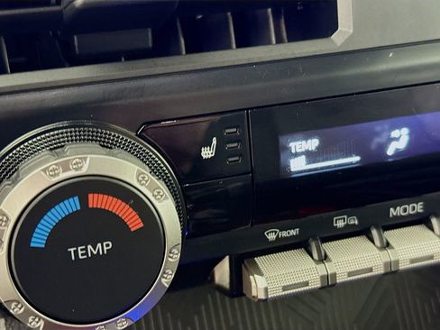 Certified 2025 Toyota Tacoma SR5 image 22