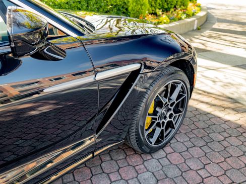 Used 2021 Aston Martin DBX image 9