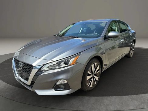 Used 2020 Nissan Altima 2.5 SV AWD/4WD image 1