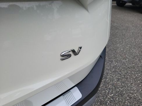Used 2021 Nissan Rogue SV FWD image 7