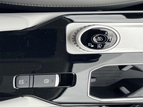 New 2026 Mitsubishi Outlander SEL image 21