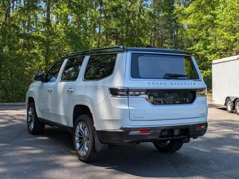 Used 2022 Jeep Grand Wagoneer Series II w/ Premium Group II image 8