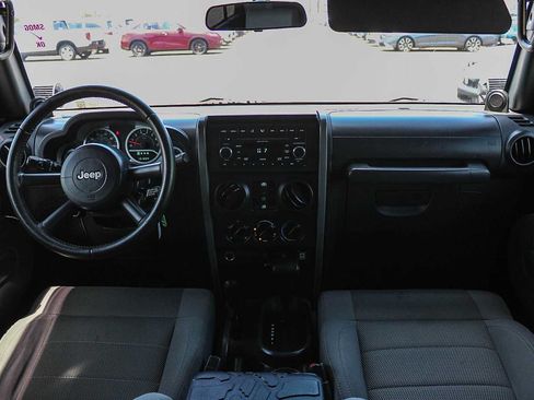 Used 2007 Jeep Wrangler Unlimited Sahara w/ Trailer Tow Group AWD/4WD image 13