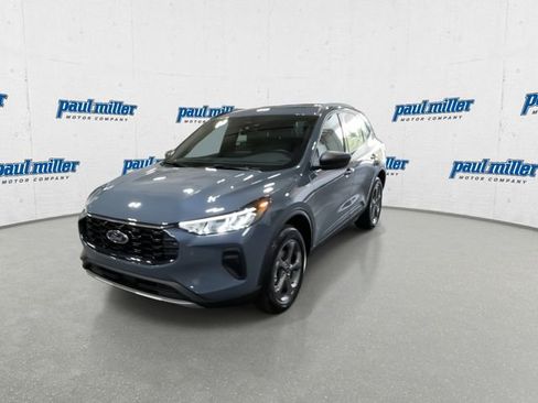 New 2026 Ford Escape ST-Line w/ Cold Weather Package AWD/4WD image 5