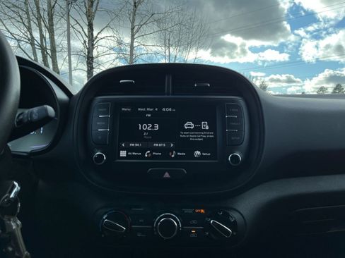 Used 2025 Kia Soul LX w/ LX Technology Package image 20