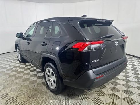 Used 2022 Toyota RAV4 LE AWD/4WD image 5