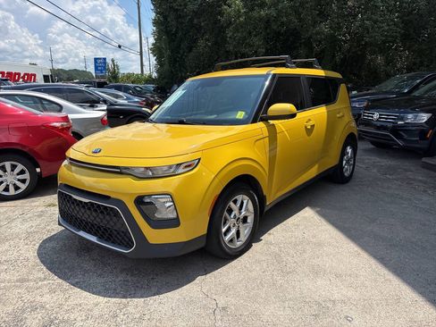 Used 2020 Kia Soul S FWD image 2