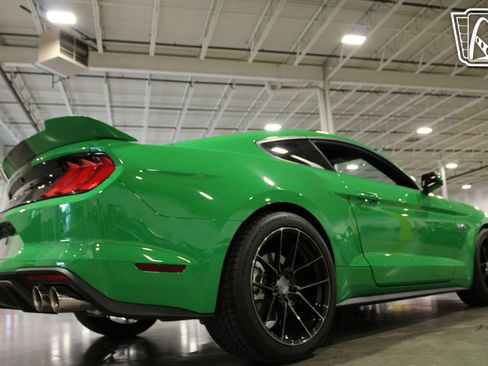 Used 2019 Ford Mustang GT RWD image 28