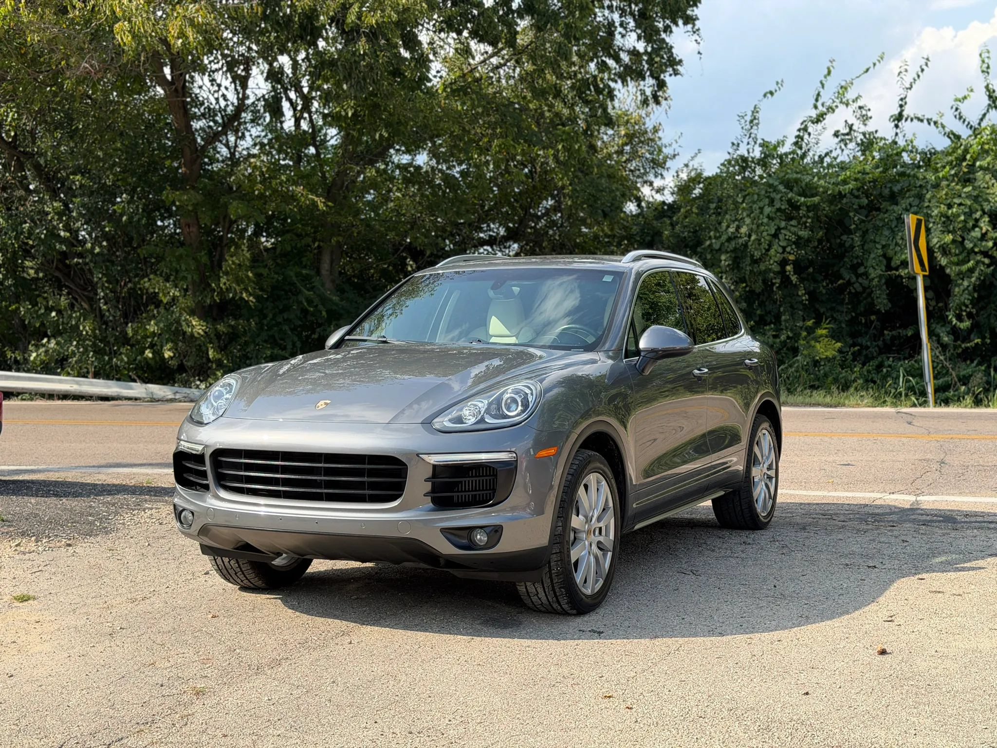 Used 2016 Porsche Cayenne S AWD/4WD image 7