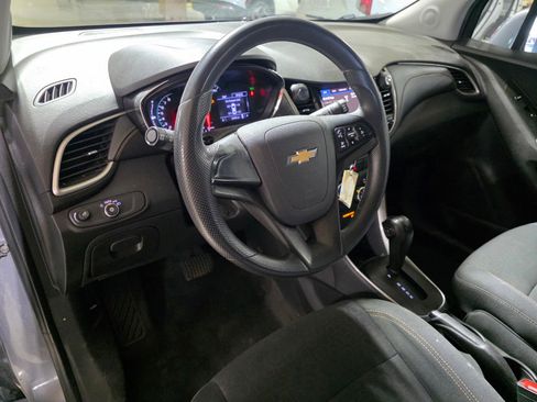 Used 2020 Chevrolet Trax LS image 17