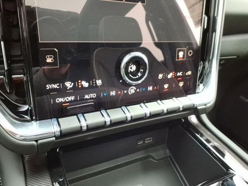 New 2026 GMC Yukon Elevation w/ Elevation Premium Package image 33