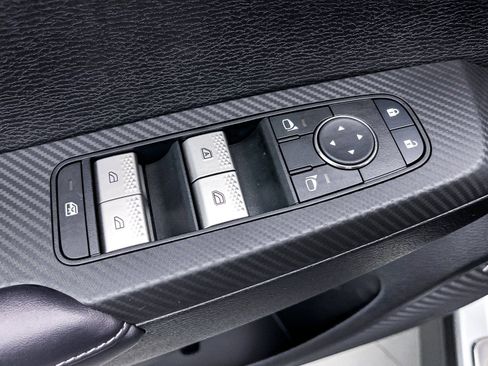 New 2025 Mitsubishi Outlander ES image 10