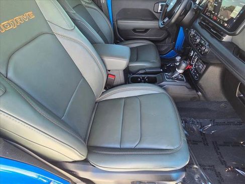 Used 2024 Jeep Gladiator Mojave AWD/4WD image 20