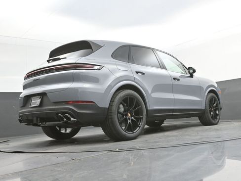 New 2026 Porsche Cayenne image 25