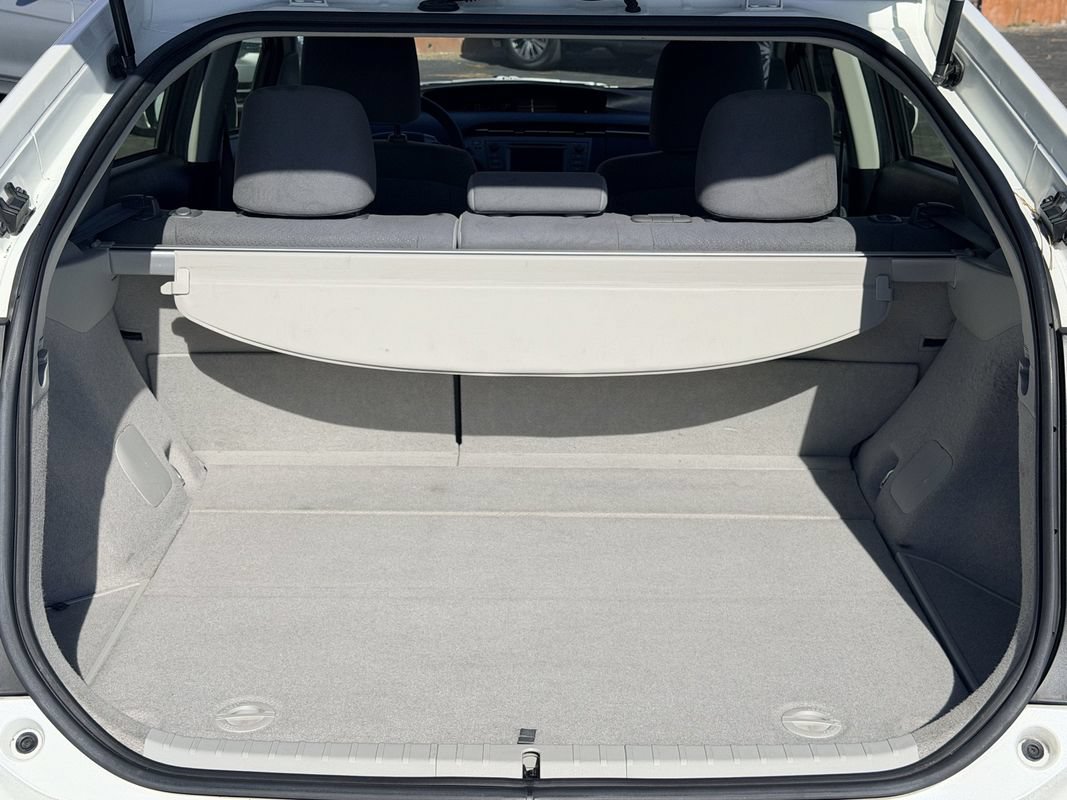 Used 2014 Toyota Prius Two FWD image 15