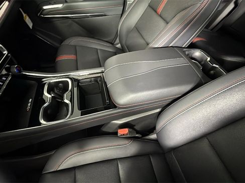 Certified 2026 Chevrolet Traverse RS image 40