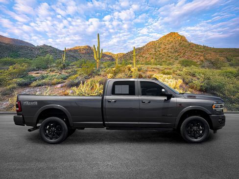 Used 2022 RAM 2500 Laramie AWD/4WD image 3