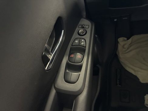 Used 2022 Nissan Kicks SV image 14