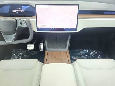 Used 2022 Tesla Model X image 86