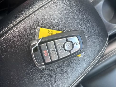 Used 2025 Ford Escape Platinum AWD/4WD image 27