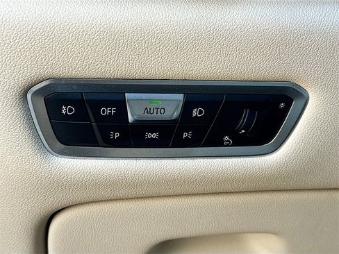 Used 2019 BMW X5 xDrive40i w/ Convenience Package image 11