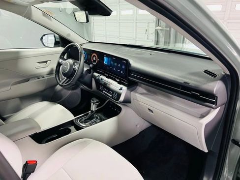 Used 2025 Hyundai Kona SEL image 30