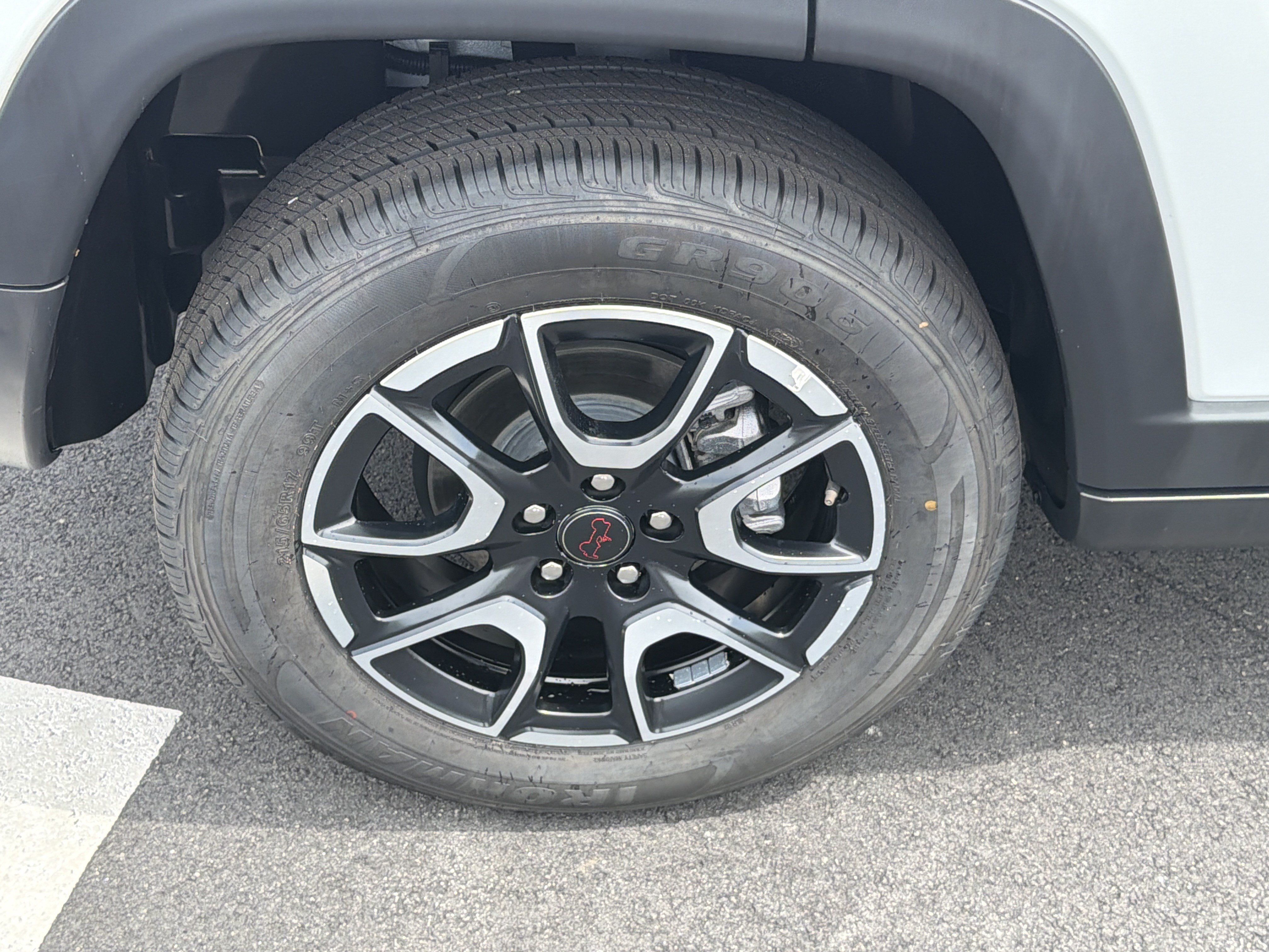 Used 2025 Jeep Compass Trailhawk AWD/4WD image 17