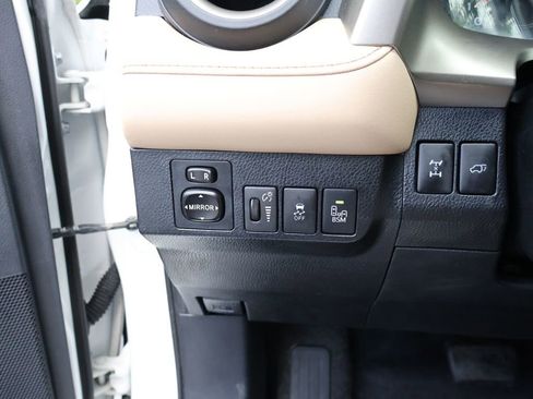 Used 2013 Toyota RAV4 Limited AWD/4WD image 30