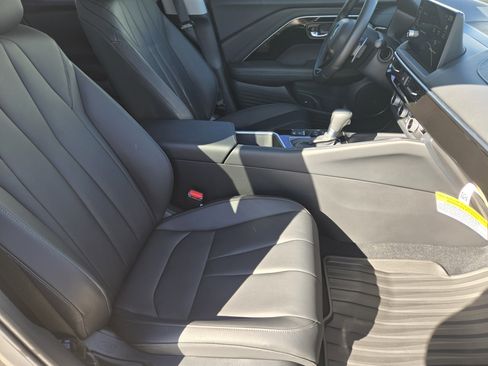 Certified 2025 Acura ADX AWD image 12